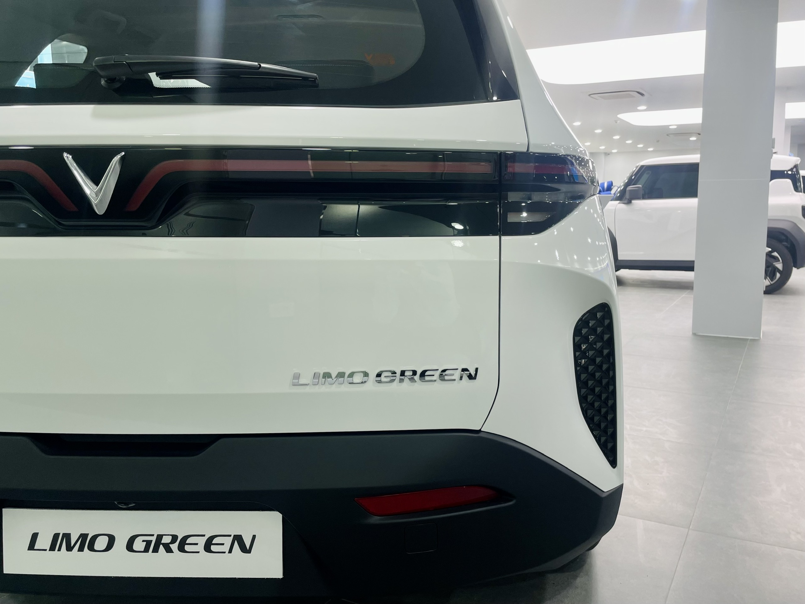 Limo Green (4)